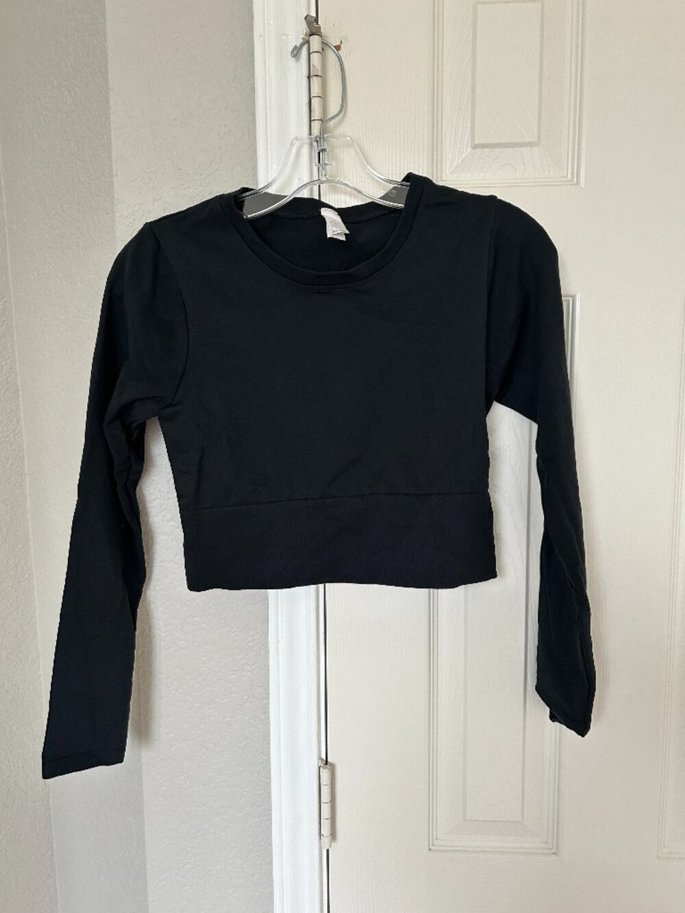 Offline by Aerie Sidewalk Seamless Long Sleeve Cropped Tee - Black - Medium